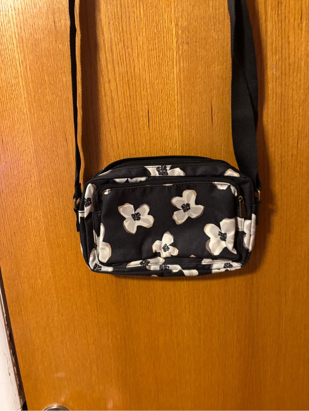Thirty One Cross-Body Purse - Picture 2 of 4